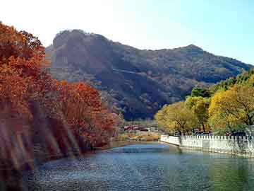 管家婆黑白马报图库，北冥神女